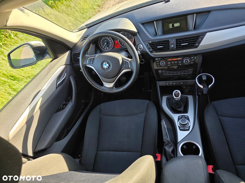 BMW X1 sDrive18d xLine - 12