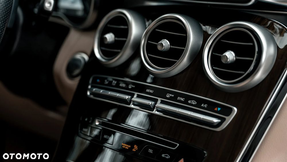 Mercedes-Benz GLC - 28