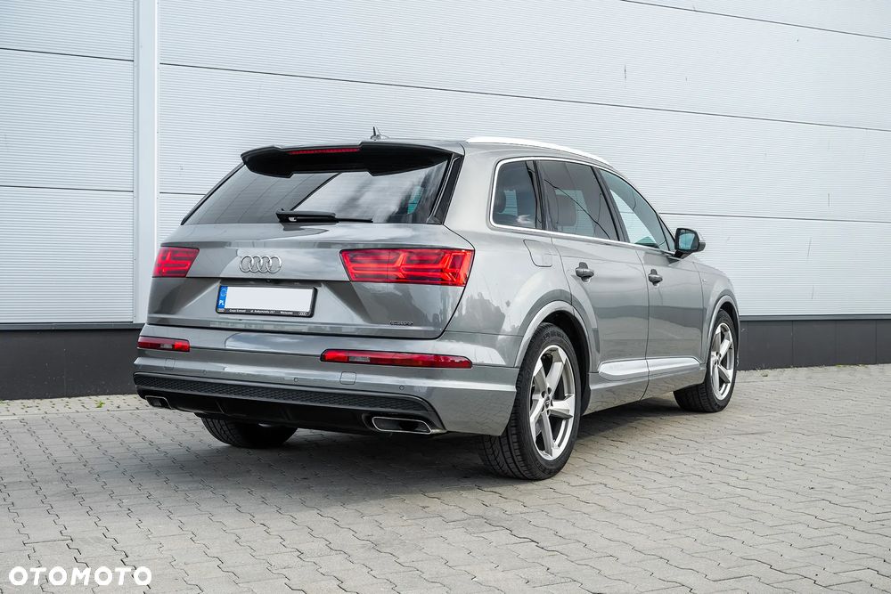 Audi Q7 - 10