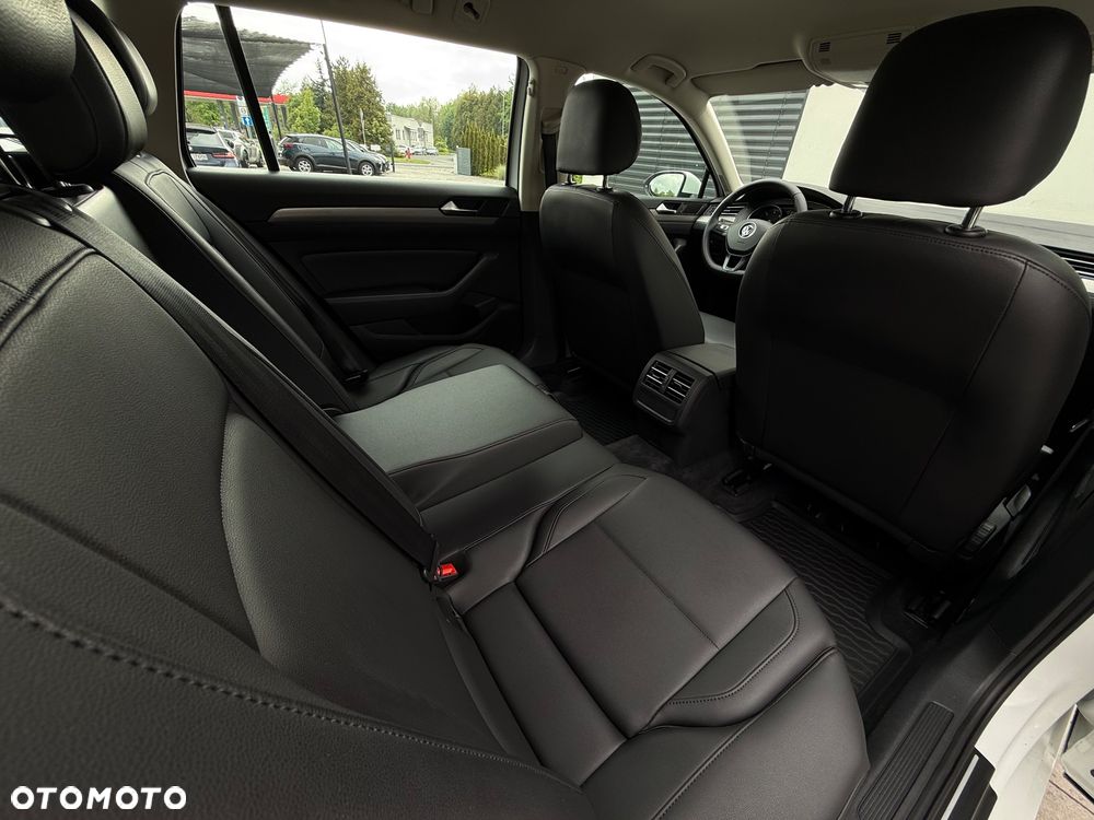 Volkswagen Passat 2.0 TDI (BlueMotion Technology) Comfortline - 31
