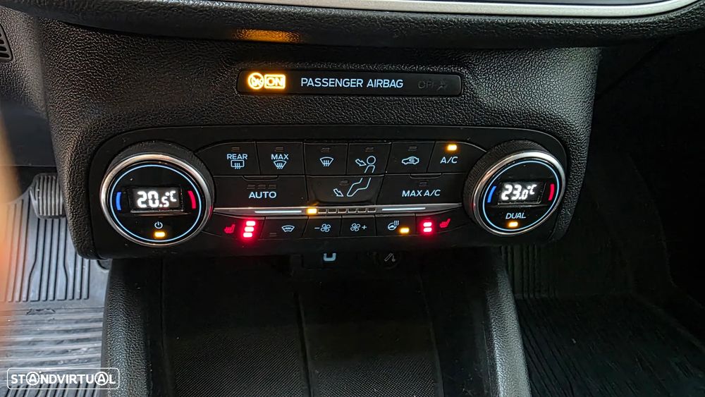 Ford Focus 1.0 EcoBoost Hybrid TITANIUM DESIGN - 30
