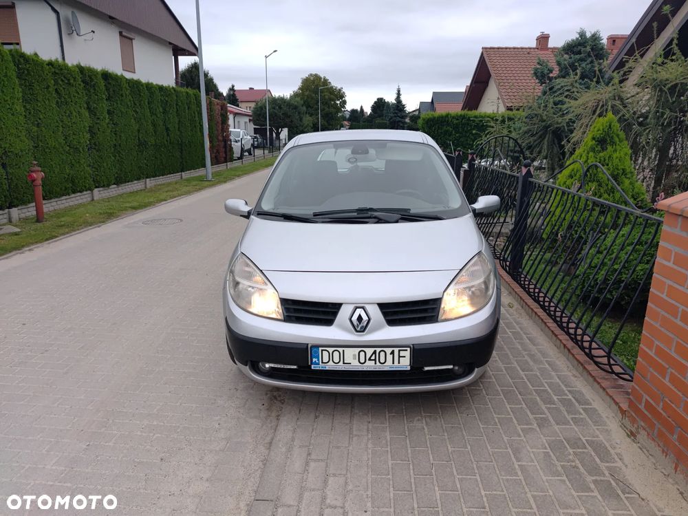 Renault Scenic - 1
