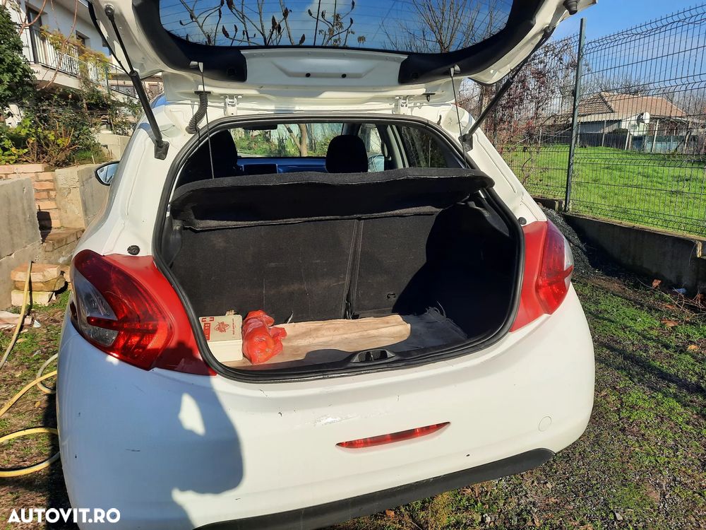 Peugeot 208 1.4 HDi FAP Access - 11