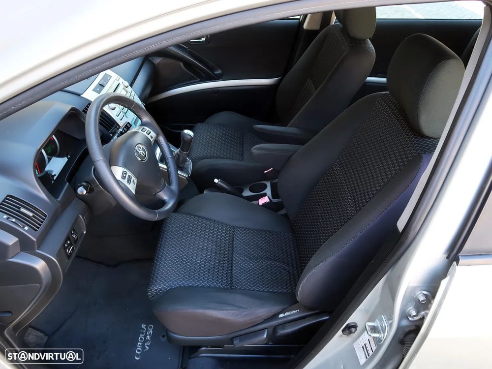 Toyota Corolla Verso 2.2 D-4D Sol - 10