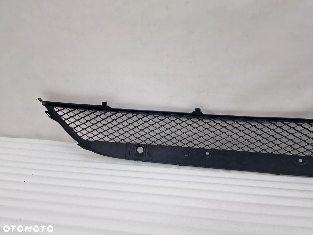 MERCEDES GLC W253 AMG NA PDC KRATKA ŚRODKOWA ZDERZAKA PRZEDNIEGO , NR AUKCJI K366 - 9