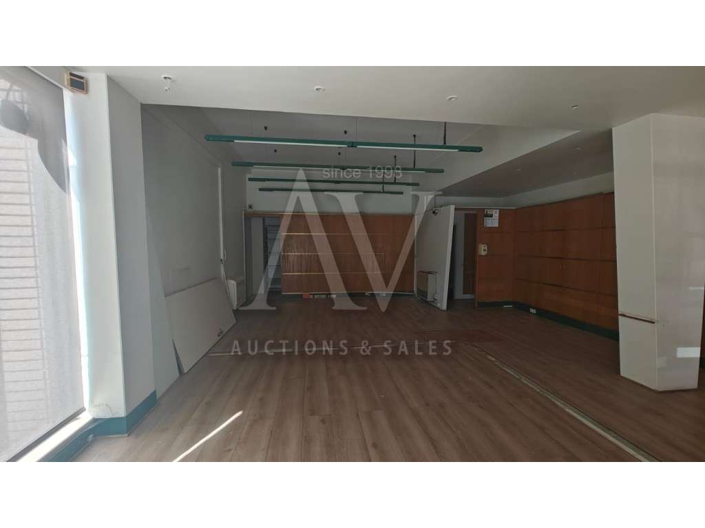 Espaço para serviços - VILAR DE PINHEIRO - VILA DO CONDE |LEILÂO PR... - Grande imagem: 2/6