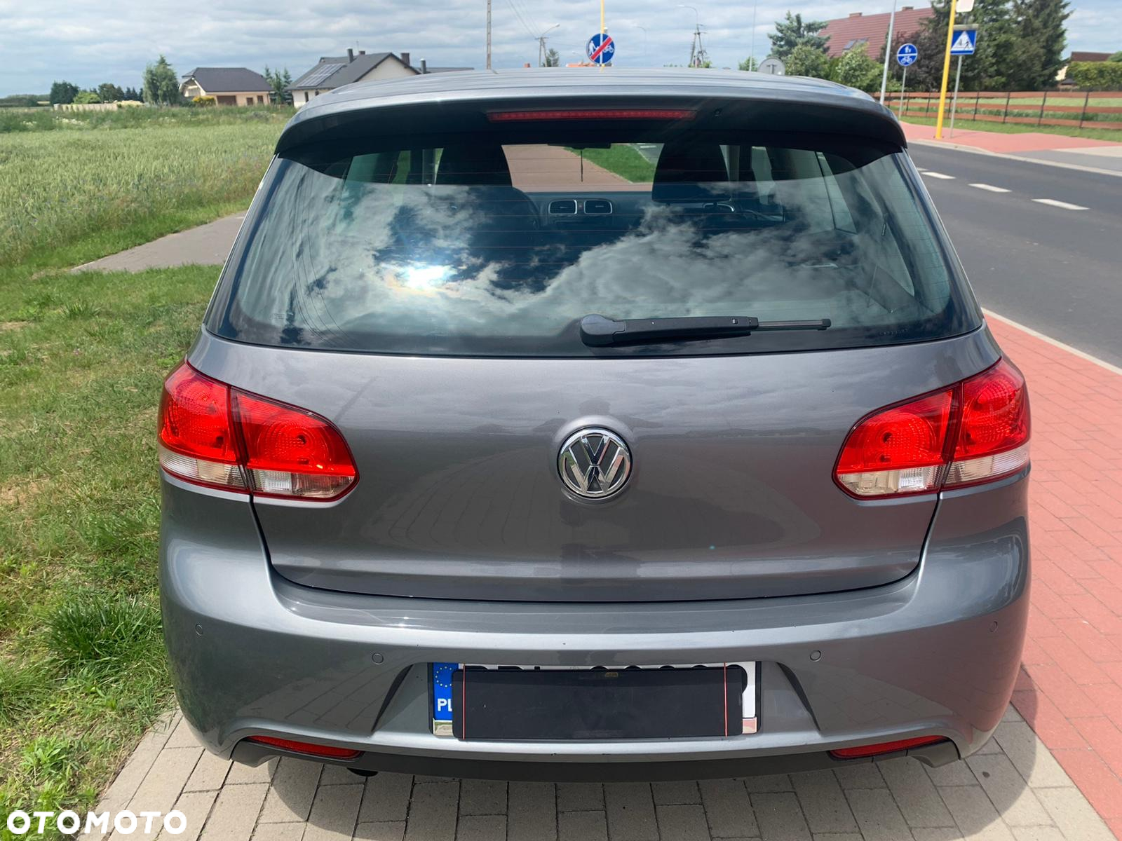 Volkswagen Golf 1.6 TDI DPF BlueMotion Technology Comfortline - 6