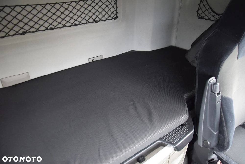 MAN TGS 18.470 / WAGA: 7.200 KG / PRZYSTAWKA PTO / EURO 6 / NOWY MODEL / TEMPOMAT / NAWIGACJA / 2 ZBIORNIKI PALIWA / NISKI PRZEBIEG / SERWISOWANY / SPROWADZONY - 31