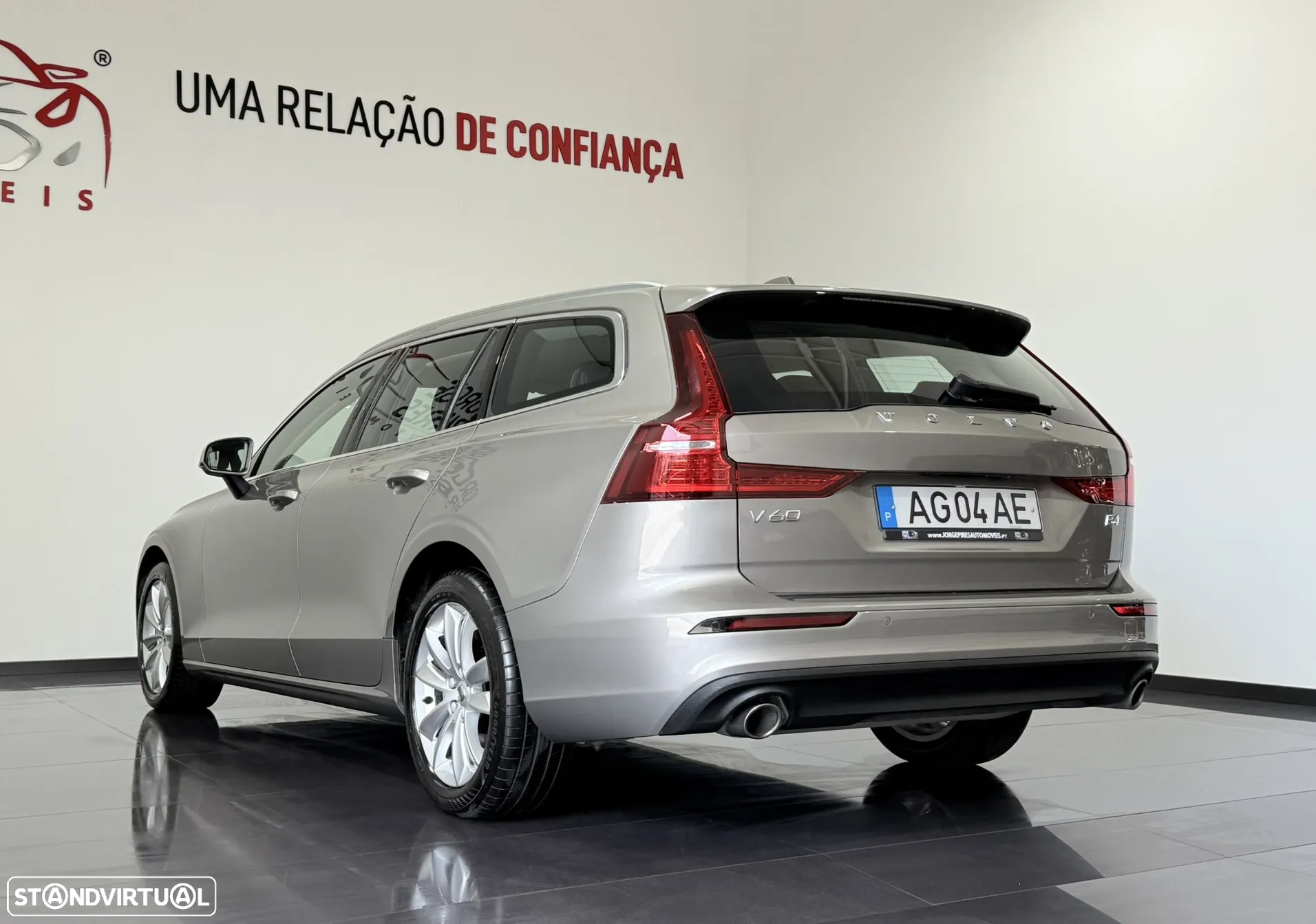 Volvo V60 2.0 B4 Momentum Geartronic - 15