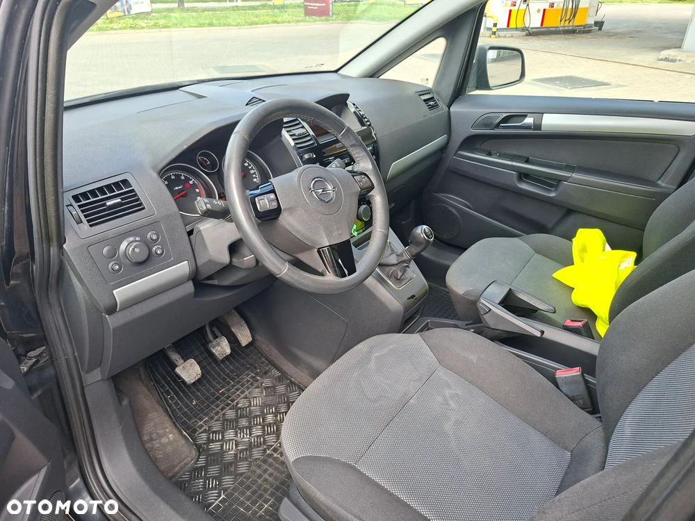 Opel Zafira - 12
