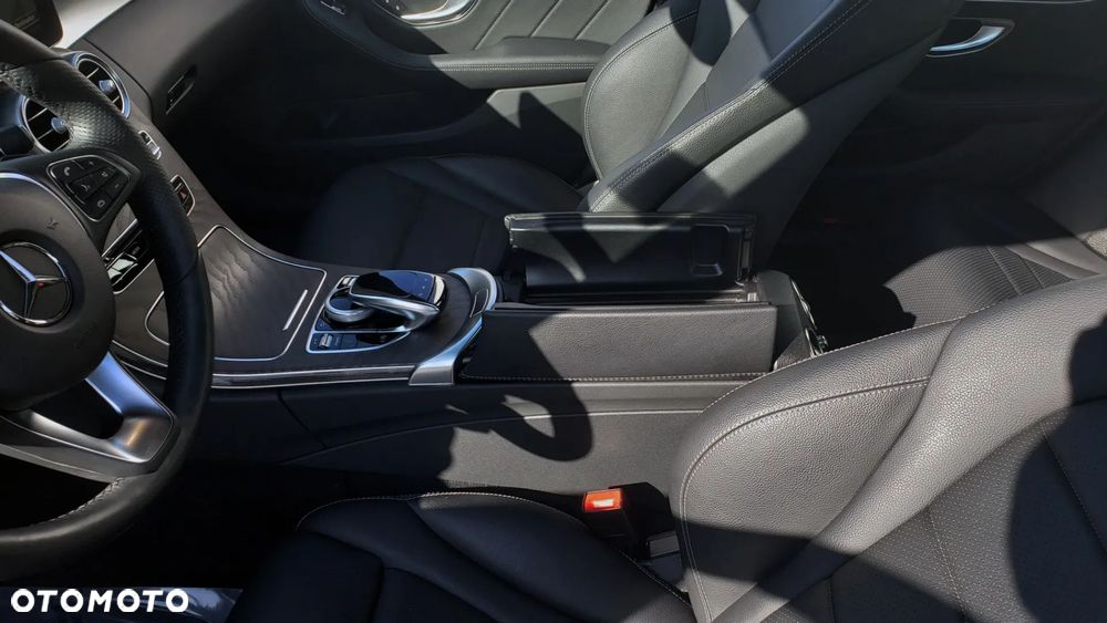 Mercedes-Benz Klasa C 300 9G-TRONIC AMG Line - 13