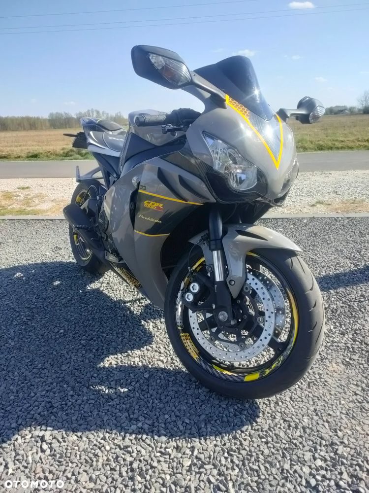 Honda CBR - 3
