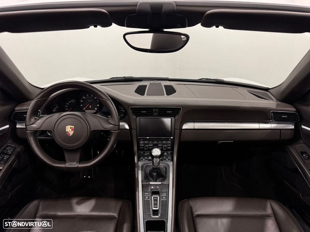 Porsche 911 (991) Carrera 2 - 40