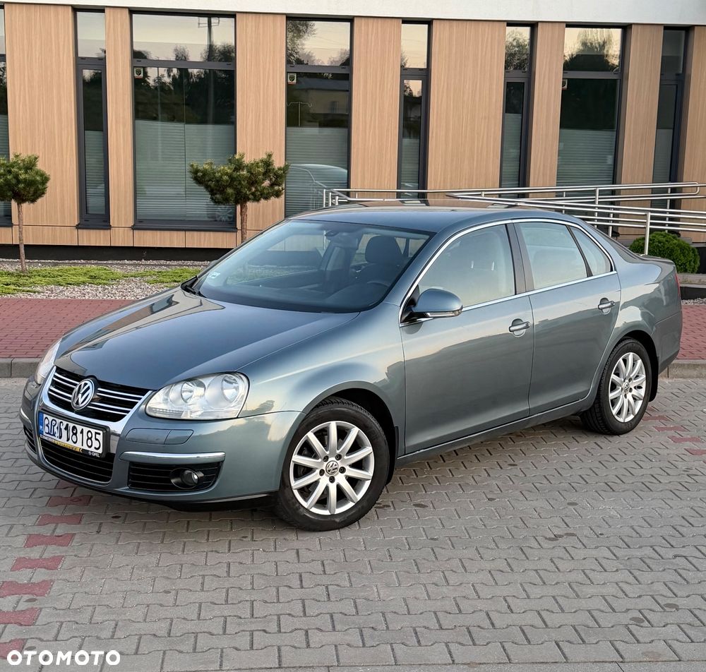 Volkswagen Jetta 1.6 FSI Comfortline - 15