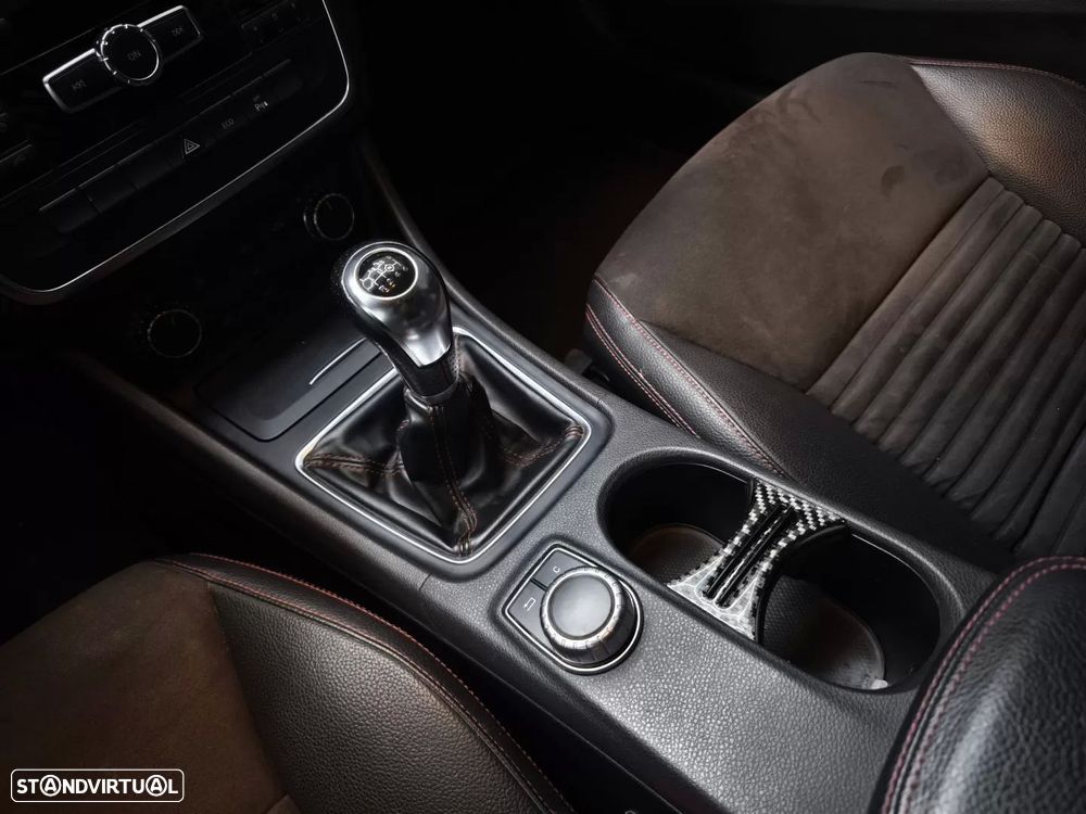 Mercedes-Benz A 180 d AMG Line - 33