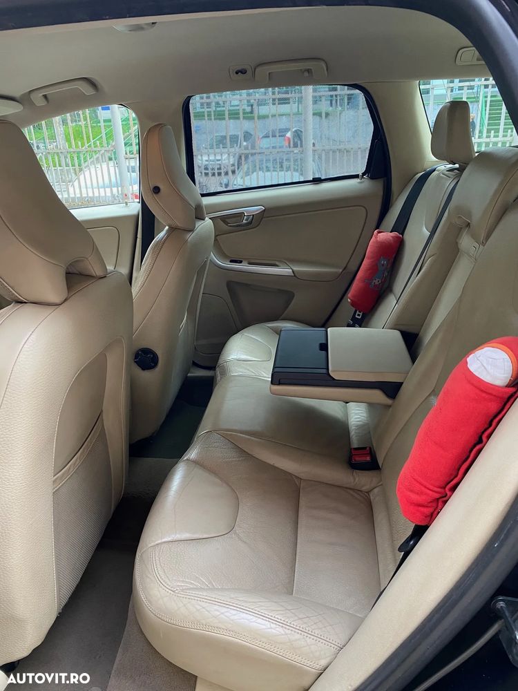 Volvo XC 60 D3 2.4D AWD AT6 Kinetic - 9