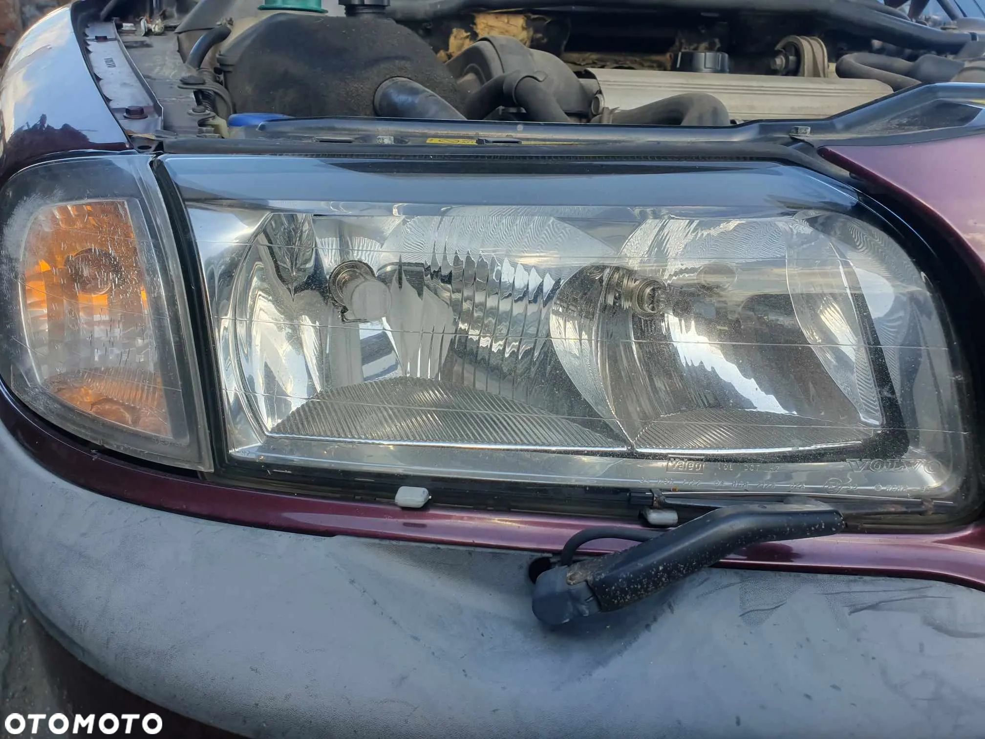 Volvo S80 Sedan Lampa przednia prawa Valeo - 1