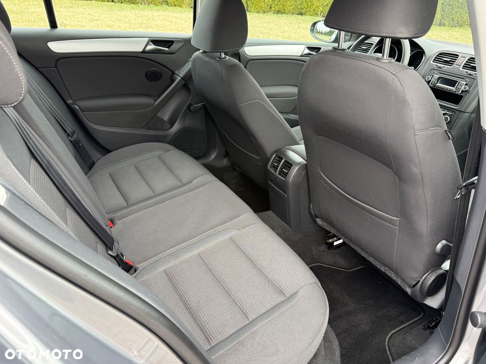 Volkswagen Golf - 28