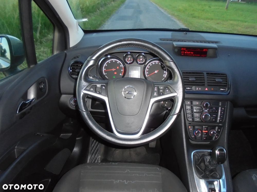 Opel Meriva 1.4 T Essentia S&S - 14