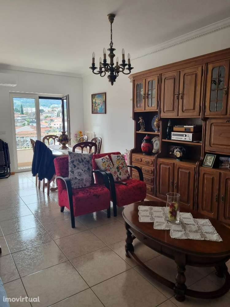 Apartamento T3 Avenida 25 de Abril, Póvoa de Lanhoso - Grande imagem: 3/17