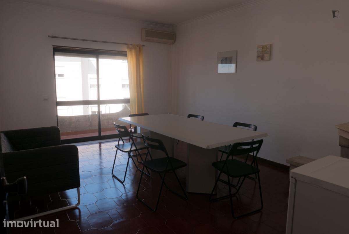 Quarto - localizado em Olivais Coimbra - Grande imagem: 4/42