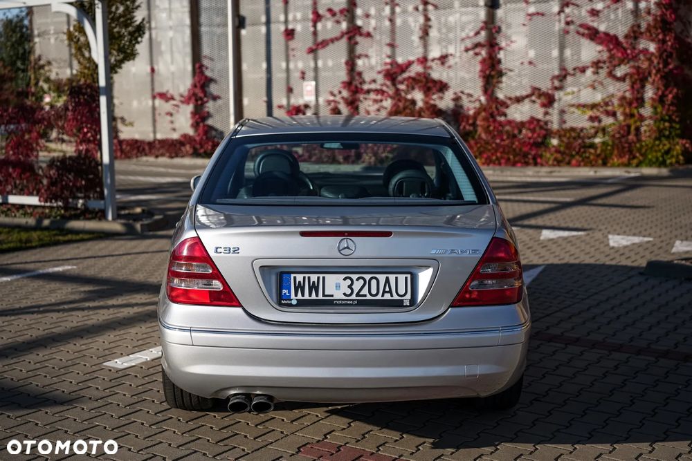 Mercedes-Benz Klasa C 32 AMG - 37