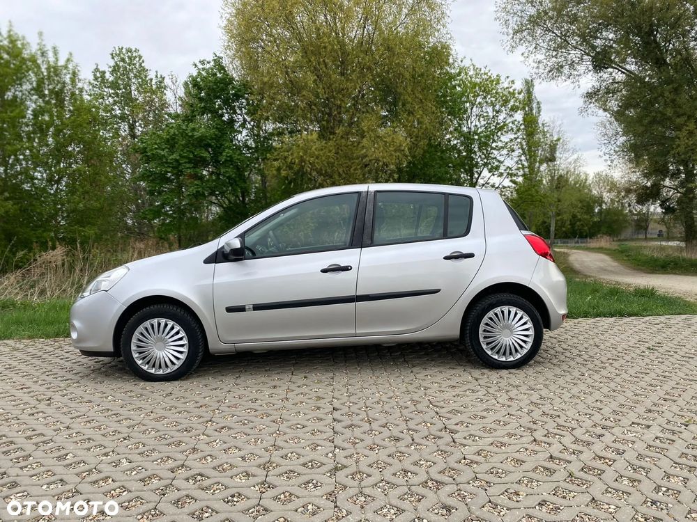 Renault Clio - 8