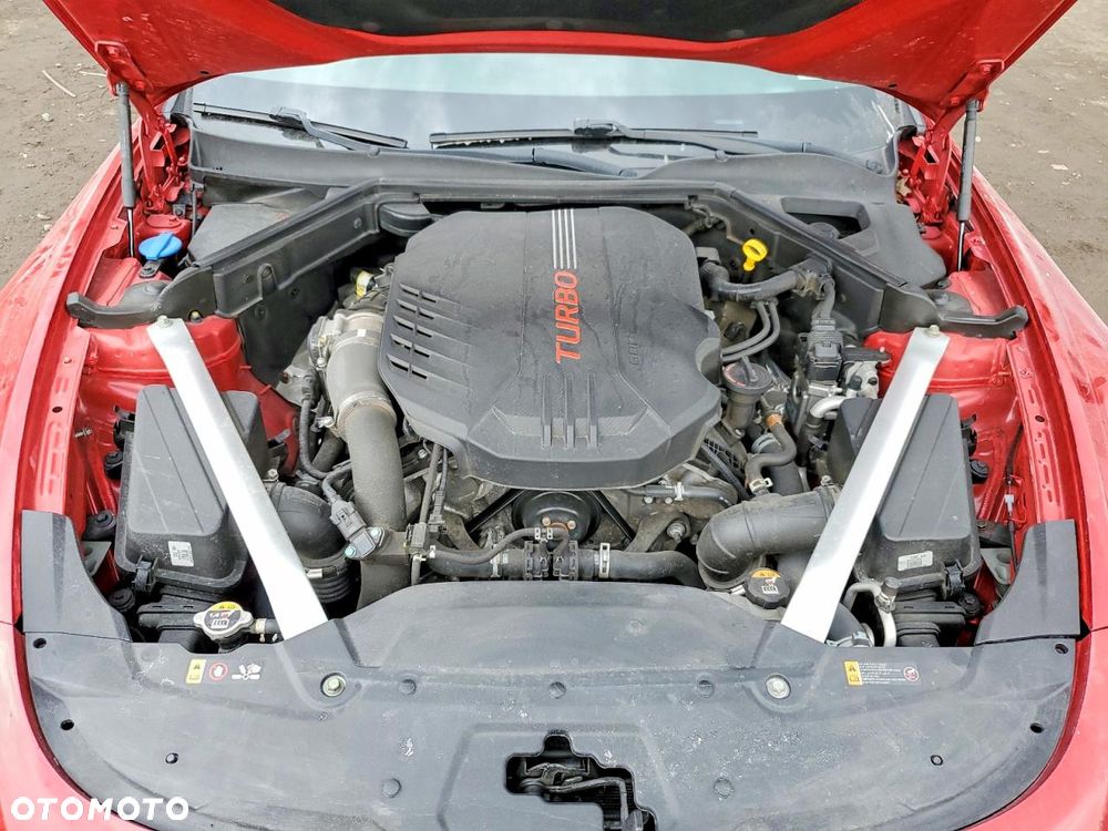 Kia Stinger - 9