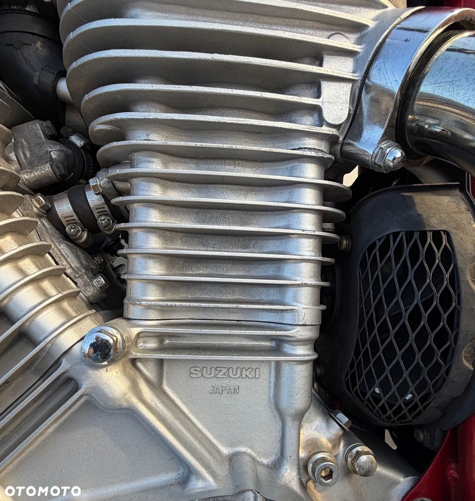 Suzuki Intruder - 12