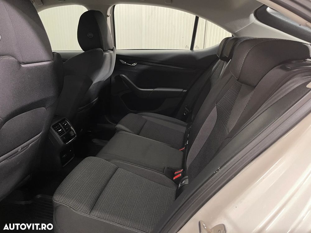 Skoda Octavia 2.0 TDI Ambition - 12