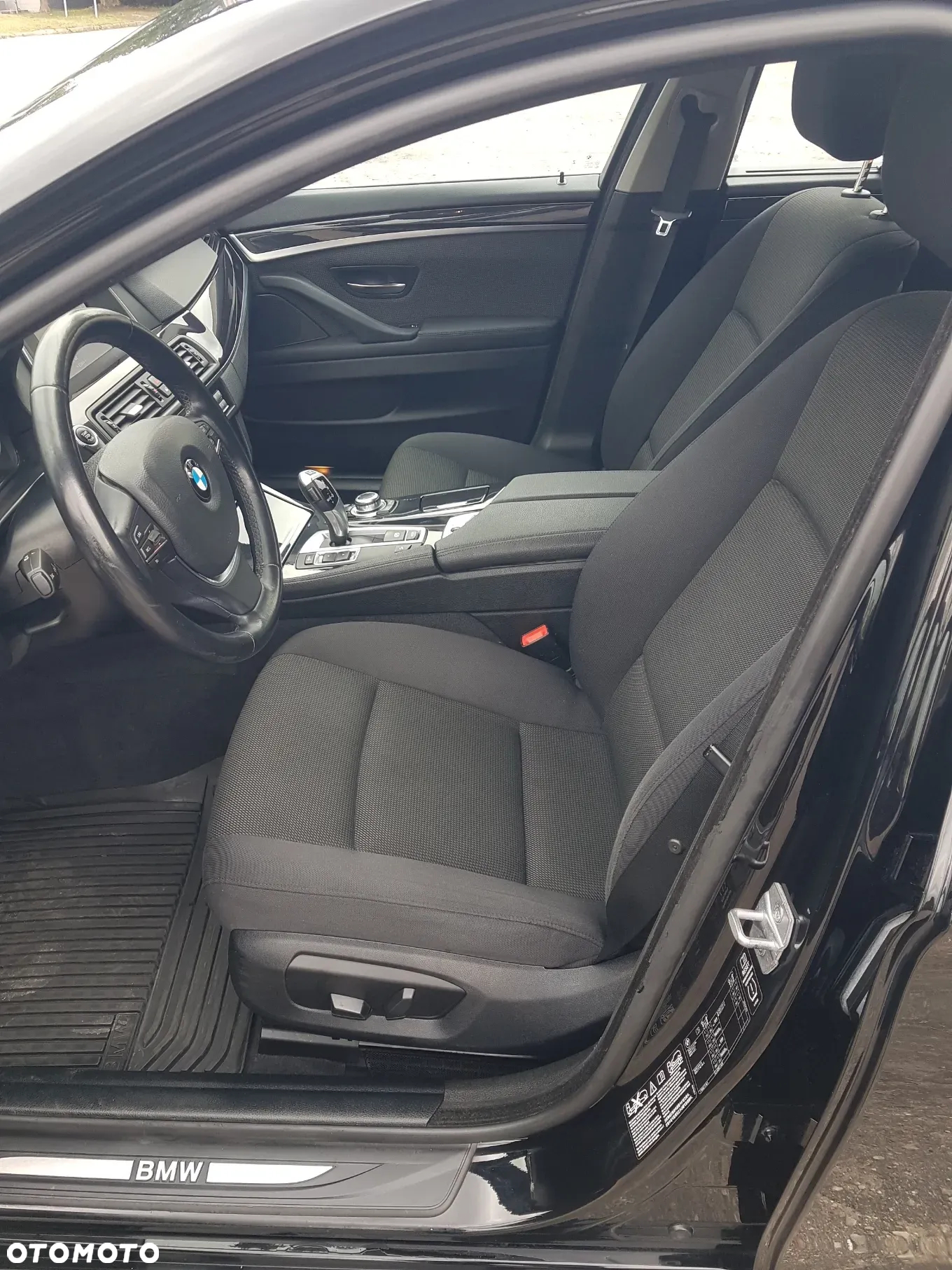 BMW Seria 5 528i xDrive - 6