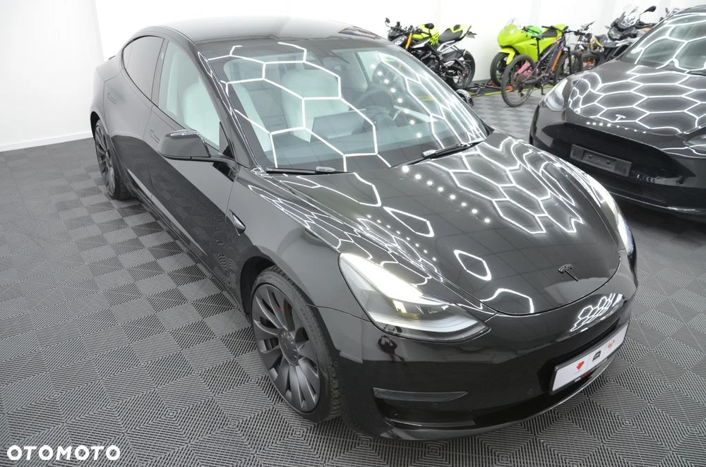Tesla Model 3 Langstreckenbatterie Allradantrieb Dual Motor Performance - 9