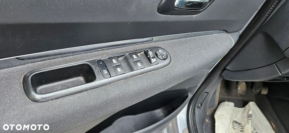 Peugeot 5008 BlueHDi 130 Active - 4