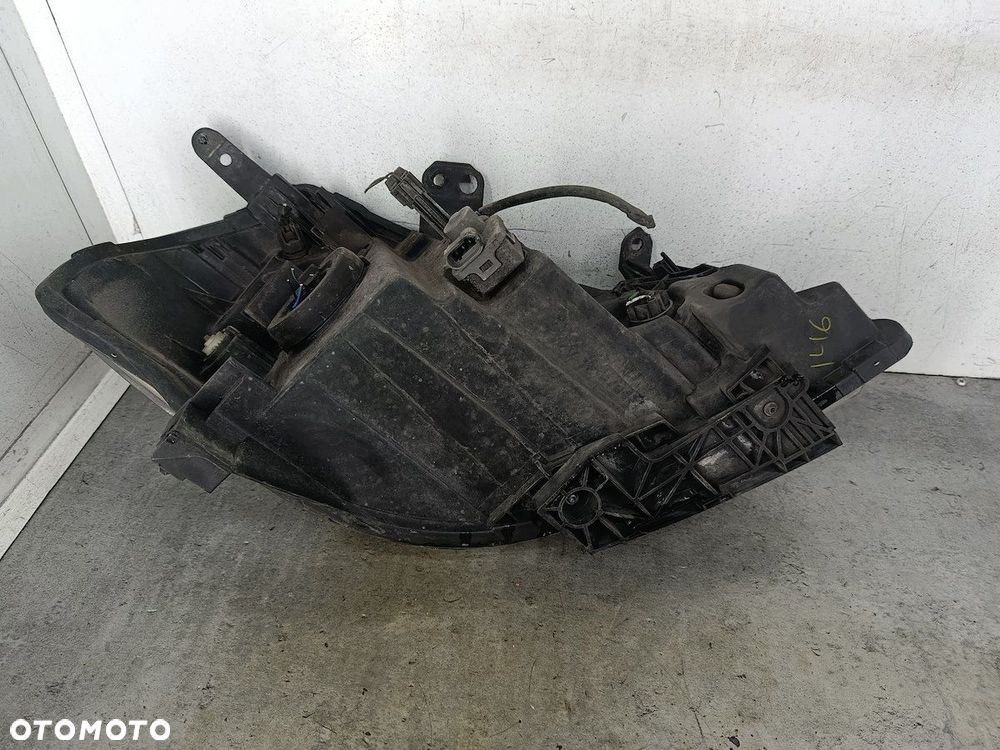 LAMPA PRZÓD LEWA NISSAN TIIDA 983483-03   26060EM00A HELLA - 2