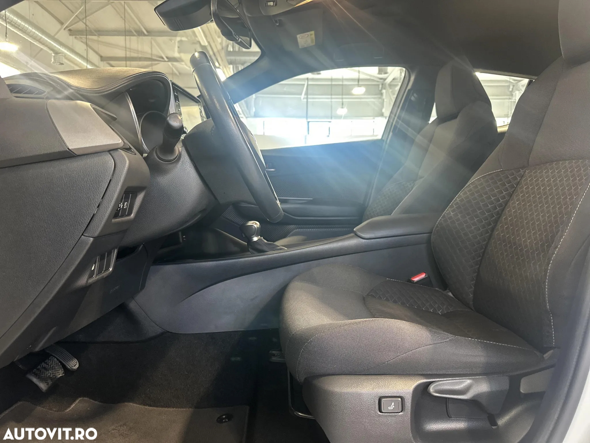 Toyota C-HR - 22
