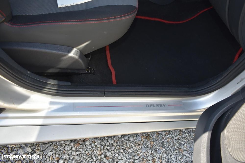 Dacia Duster 1.5 dCi SL Delsey - 19