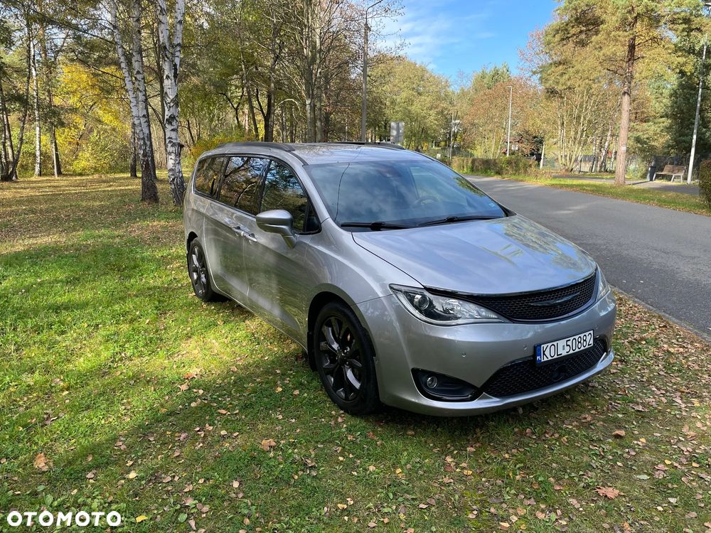 Chrysler Pacifica - 6