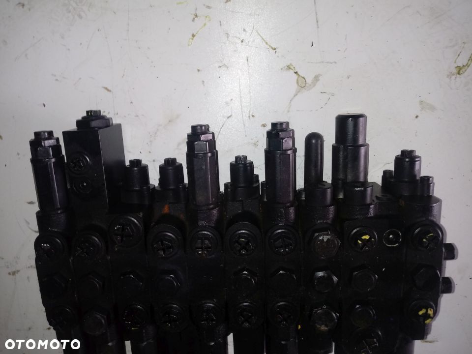 Rozdzielacz hydrauliczny Neuson Kramer Wacker 002253326 002253319 002253324 10 Sekcji Minikoparki Minikoparka - 4