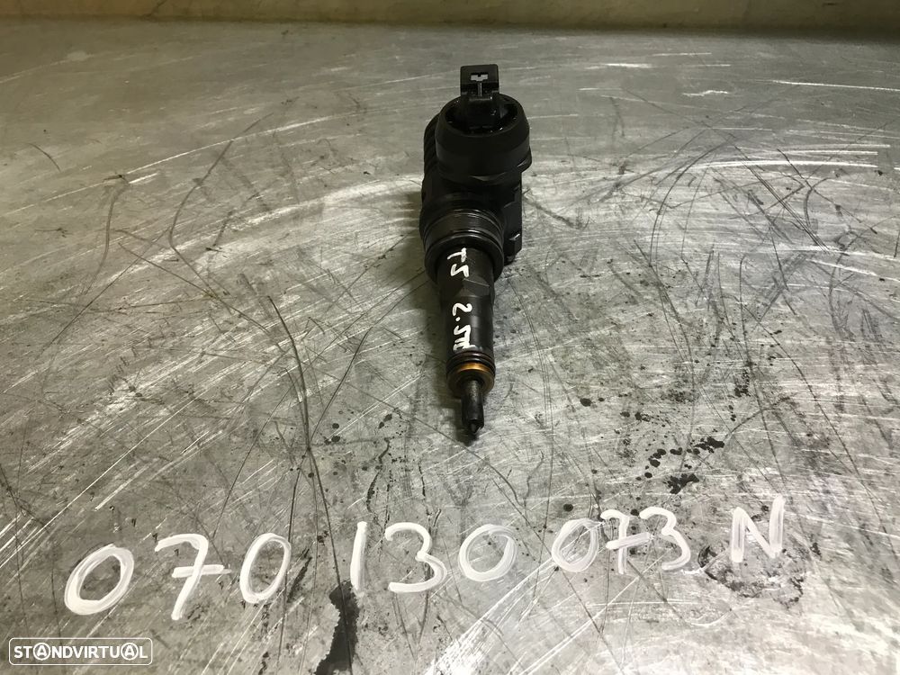 INJECTOR / INJETOR VOLKSWAGEN TRANSPORTER T5 / TOUAREG 2.5TDI 0414720228 070130073N - 2