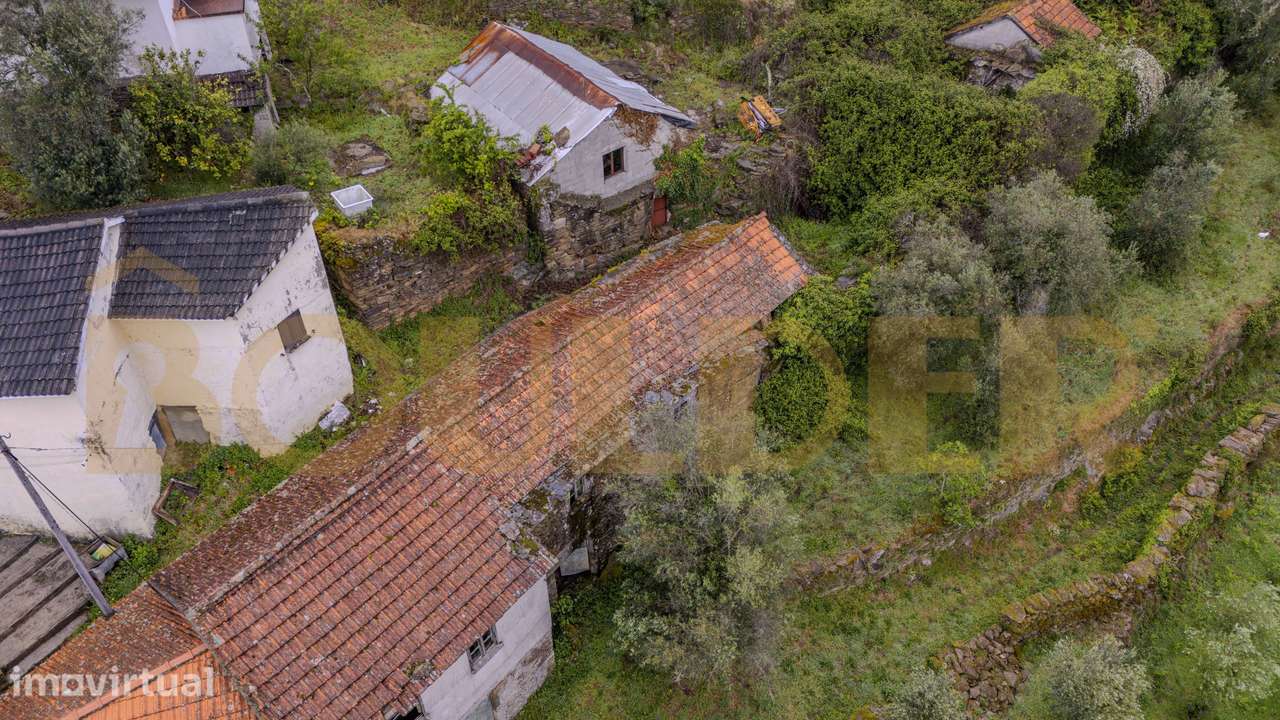 Moradia para restauro em Vilar de Ferreiros - Grande imagem: 5/10