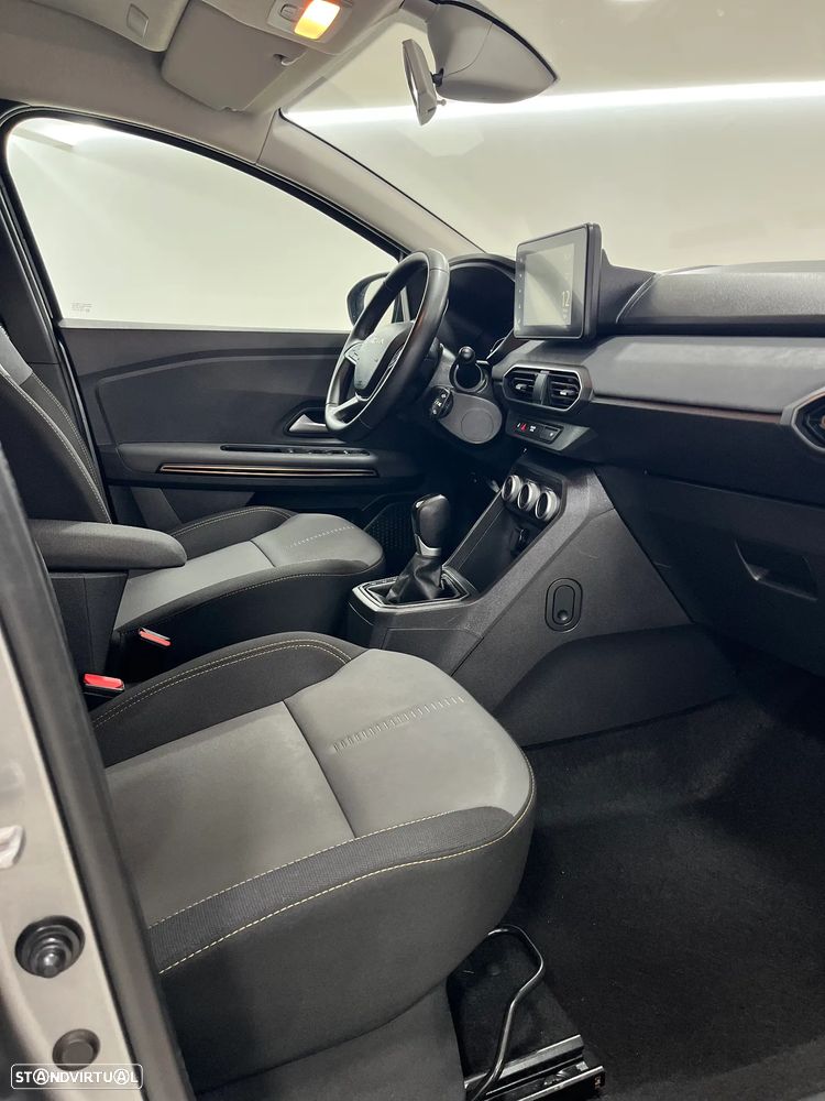 Dacia Jogger 1.6 Extreme 7L - 9