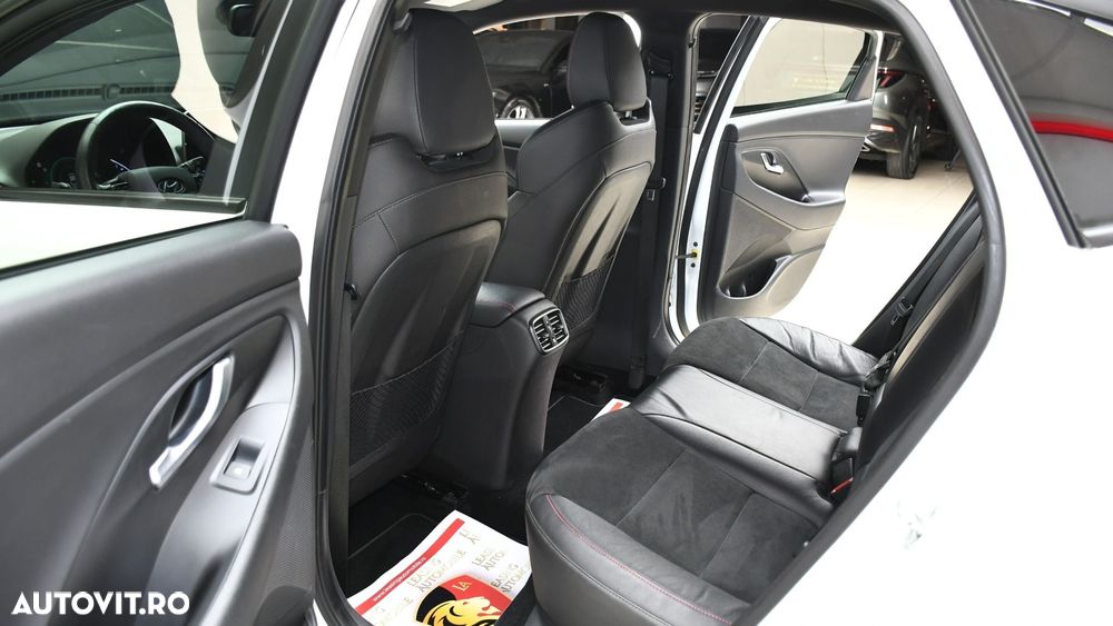 Hyundai i30 1.5 T-GDI 48V-Hybrid DCT N-Line - 9