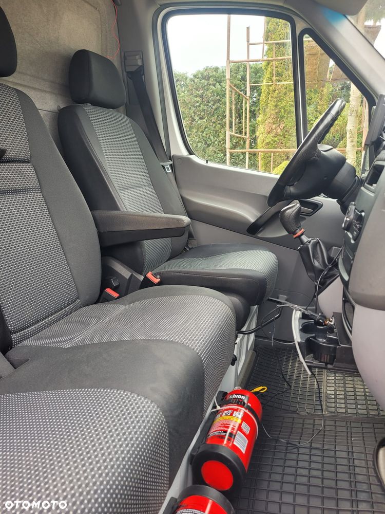 Mercedes-Benz Sprinter - 18