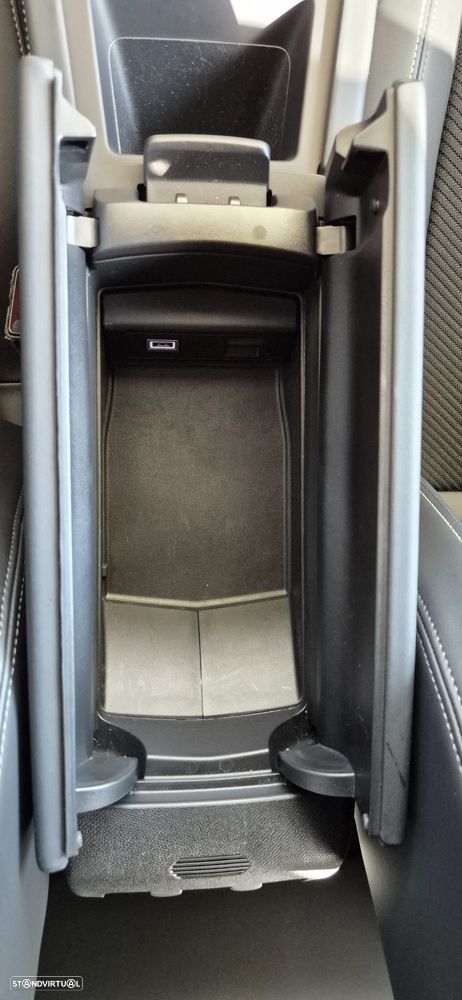 Peugeot 308 SW 1.6 Hybrid GT e-EAT8 - 38