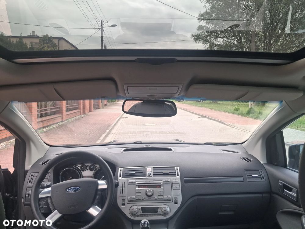 Ford Kuga 2.0 TDCi 2x4 Titanium - 22