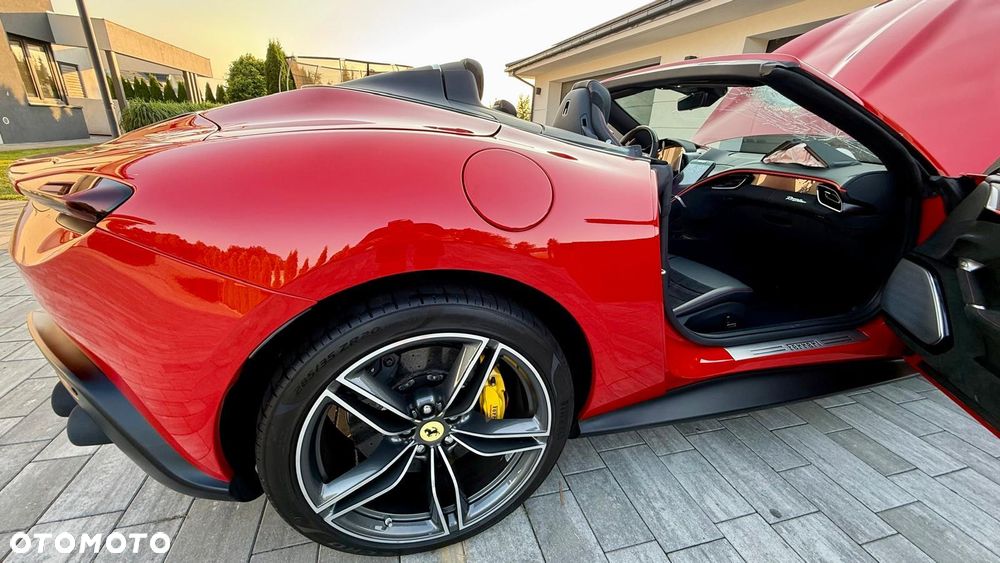 Ferrari Roma Spider - 12