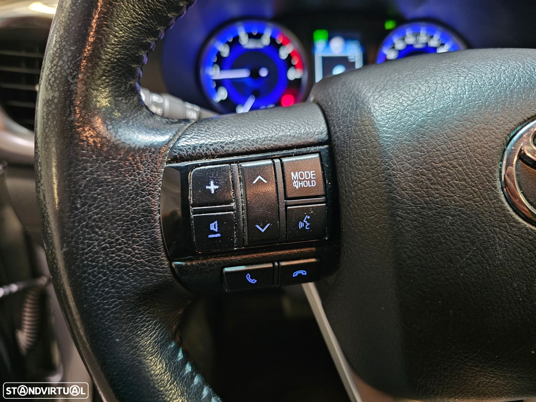 Toyota Hilux 4x4 Cabine Dupla Auto Executive - 16