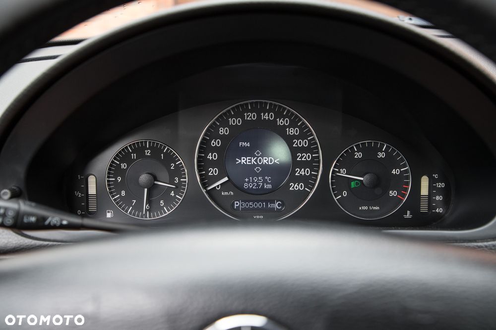 Mercedes-Benz Klasa E 220 CDI Automatik Elegance - 23