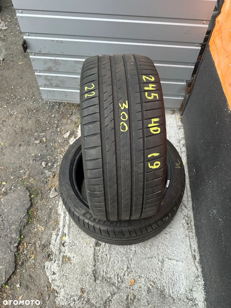 245/40x19 Michelin - 1