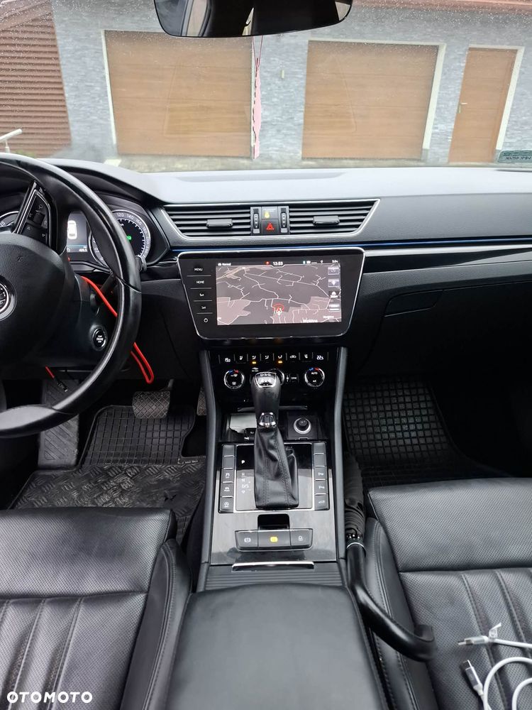 Skoda Superb 2.0 TDI 4x4 L&K DSG - 19